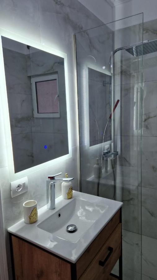 Pirro Luxury Apartment Sarandë Buitenkant foto